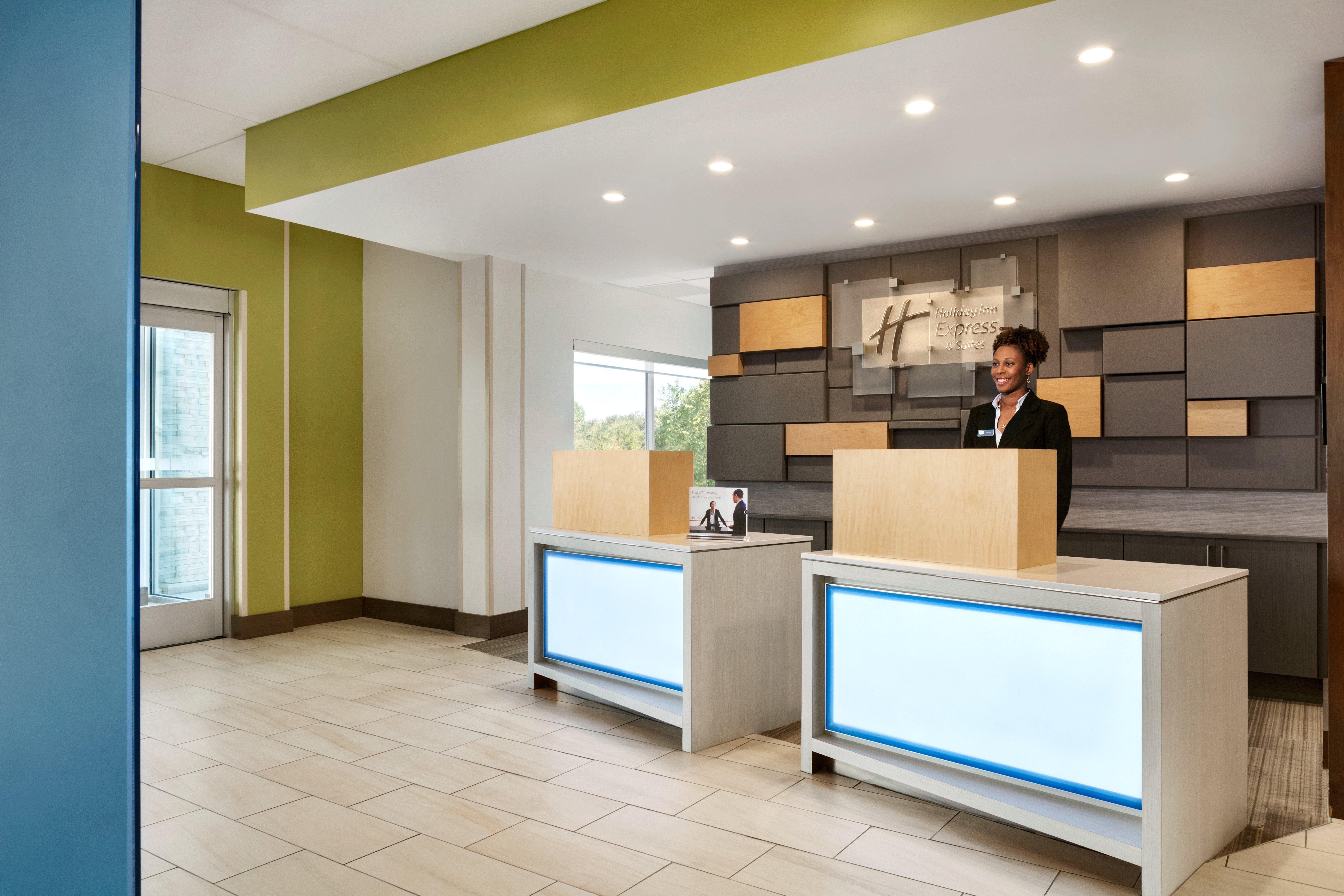 Holiday Inn Express & Suites Salisbury By Ihg Exterior photo